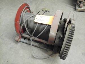 lot 2052 image: Beebe Bros. 5-Ton Winch