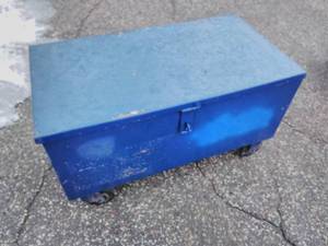 lot 2066 image: Rolling Metal Job Box