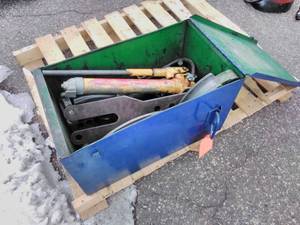 lot 2069 image: Hydraulic Bender with Storage Box