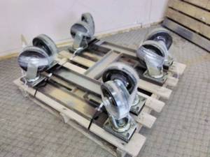 lot 1098 image: Set of Two Industrial Metal 4-wheel Dolly