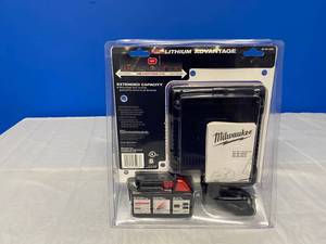 lot 14 image: MILWAUKEE M18 EVERYTHING FITS BATERY AND CHARGER