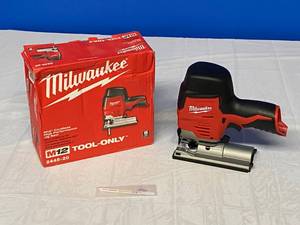 lot 32 image: MILWAUKEE M12 CORDLESS HIGH PERFORMANCE JIG SAW