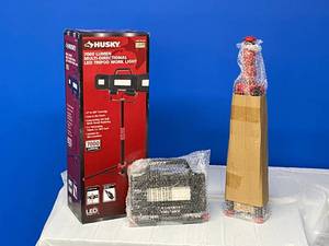 lot 47 image: HUSKY 7000 LUMEN LED TRIPOD WORK LIGHT