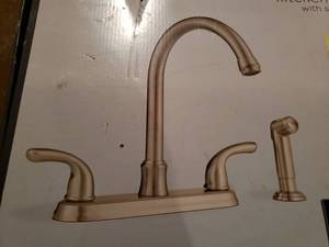 lot 18 image: Lot of 5 Glacier Bay Faucets Parts Only Varying