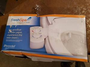 lot 28 image: FreshSpa Hot Cold Bidet