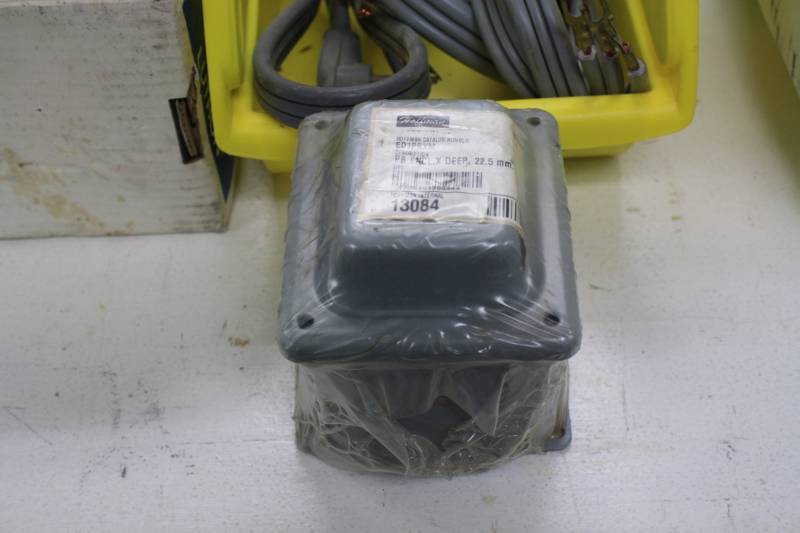 Assorted Lot Lighting Control Zone, Lamp Kits, Thermastat Photo Control & More