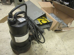 DAYTON SUMP PUMP