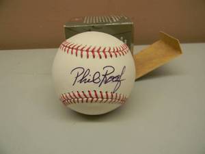 LIFELONG COLLECTION - MINNESOTA TWINS PHIL ROOF SIGNED BASEBALL - PHIL ROOF - ALL AUTOGRAPHS ARE GUARANTEED AUTHENTIC - SEE PICTURES