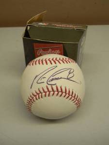 LIFELONG COLLECTION - MINNESOTA TWINS RON COOMER SIGNED BASEBALL - RON COOMER - ALL AUTOGRAPHS ARE GUARANTEED AUTHENTIC - SEE PICTURES