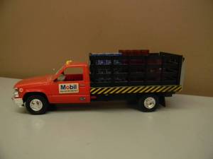 Mobil Plastic Scale Model Delvac 1300 Super Truck Filled with Mobil Products & Pallets - SEE PICTURES