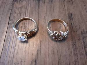 lot 11 image: 2-Rings