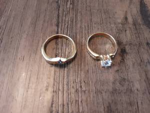 lot 22 image: 2-Rings