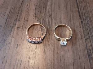 lot 24 image: 2-Rings