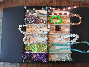 lot 39 image: Lot Of Vintage Necklaces & Jewelry