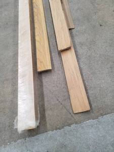 lot 2 image: Oak Trim Boards