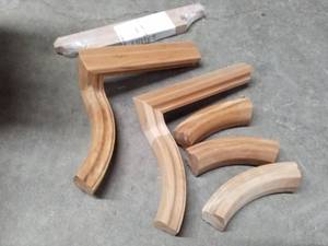 lot 40 image: Lot of (6) Fitts Curved Wood Staircase Hand Rail Sections