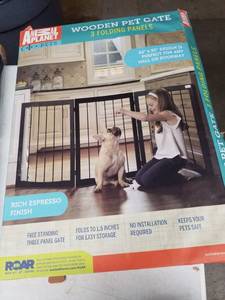 lot 2 image: Animal Planet Rich Expresso Wooden Pet Gate 3 Folding Panels