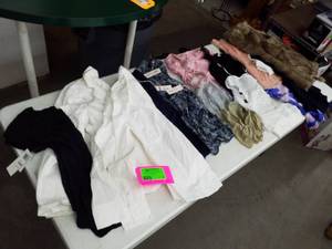 lot 21 image: Womens Clothing Medium