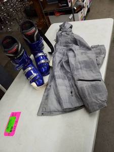 lot 34 image: Port Authority Mens Large Jacket, Lange Mens Ski Boots Size 12