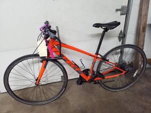 lot 44 image: Verza Felt XS 47cm  18-speed Racing Bike