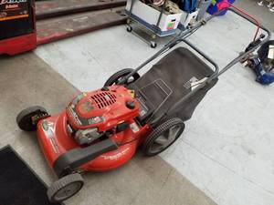 lot 47 image: Scotts Easy Start 6.5hp Power Propelled 3n1 MulchBagSide Discharge Push Lawn Mower
