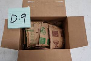 lot D9 image: Quaker Oats Instant Oatmeal, Variety Pack, 52-count
