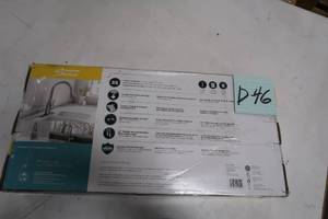 lot D46 image: American Standard Fairbury Single-Handle Pull-Down Sprayer Kitchen Faucet