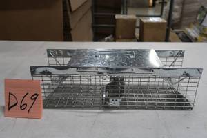 lot D69 image: Havahart Small 2-Door Animal Trap