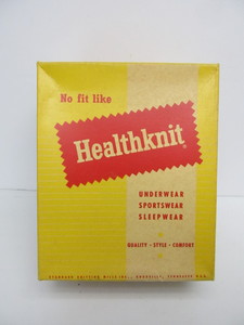 lot 14 image: 4 NOS Vintage 1930s-40s Healthknit  Boys Thermal Union Suits