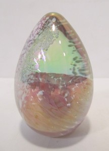 lot 58 image: Signed Art Glass Egg Shaped Paperweight