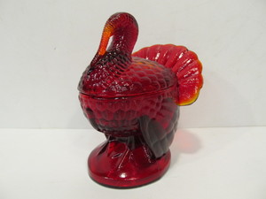 lot 64 image: Signed Vintage L.E. SMITH Red Cranberry Glass Turkey Jar