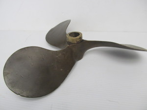 lot 41 image: Antique Solid Brass Boat Propeller
