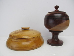 lot 198 image: 2 Vintage Lidded Wood Bowls