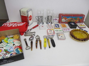lot 212 image: Lot of Assorted Vintage etc Collectibles