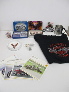 lot 213 image: Group of HARLEY DAVIDSON Collectibles Shirt etc