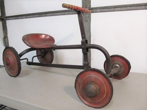 lot 2 image: Early Vintage Pump Pedal Car