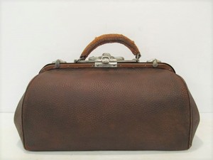 lot 163 image: Old Vintage Leather Doctors Bag Satchel