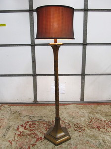 lot 182 image: Nice Working Contemporary Floor Lamp wPentagonal Base