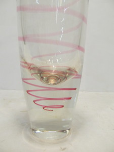 lot 194 image: Large Heavy Vintage Art Glass Crystal Vase wSwirl Design