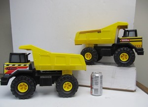 lot 135 image: Pair Large Metal TONKA Dump Trucks