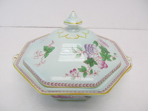 lot 271 image: Nice Antique ADAMS Calyx Ware Lidded Tureen 