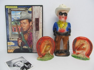 lot 226 image: Group of Vintage Cowboy Western Items - Roy Rogers & The Lone Ranger