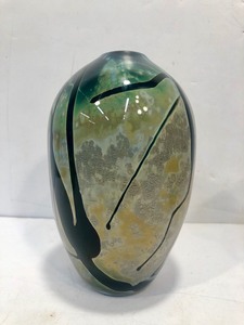 lot 60 image: Beautiful Art Glass Abstract Galaxy Vase