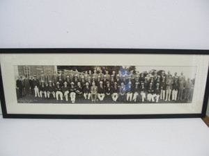 lot 266 image: Framed Vintage 1920s Panoramic Long Photo - New Zealand Bowlers Visit To Canada