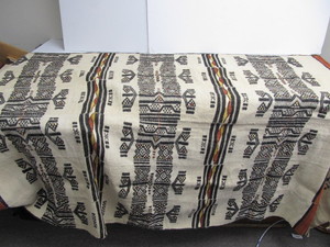 lot 267 image: Large Vintage Hand Made Middle Easter BlanketRugTextile