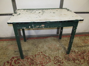 lot 264 image: Primitive Vintage Farmhouse Enamel Top Table wDrawer