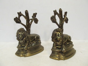 lot 301 image: Pair of Vintage Cast Metal Gilt Lion Bookends