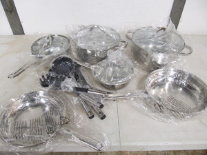 lot 314 image: Group of Brand New CHEFMATE Cookware