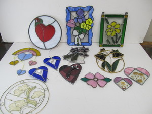 lot 329 image: Group of Stained Glass Wall Hangings wFlowers & Hearts