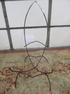 lot 334 image: Mid Century Welded Steel Sling chair Frame